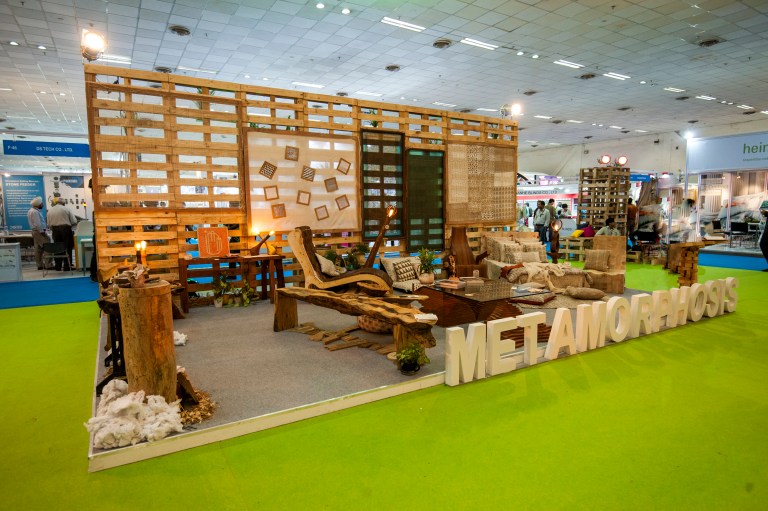 Metamorphosis stall 1